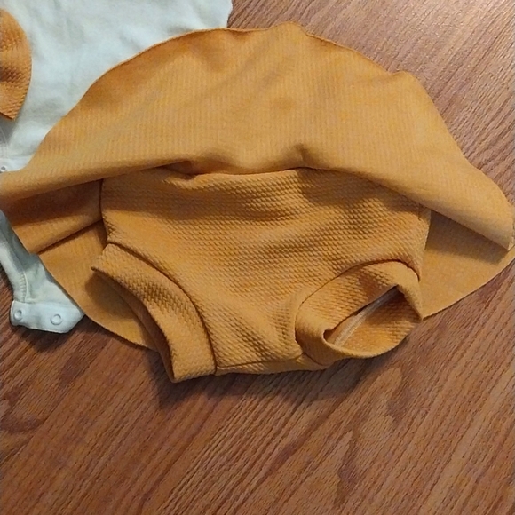 1st Birthday Outfit - Picture 2 of 6